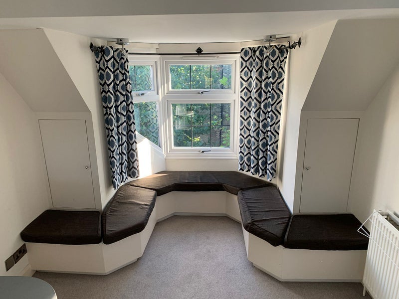Room Lebanon Gardens in Greater London