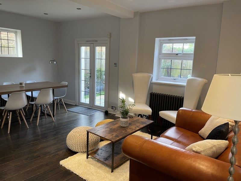 Room Lebanon Gardens in Greater London