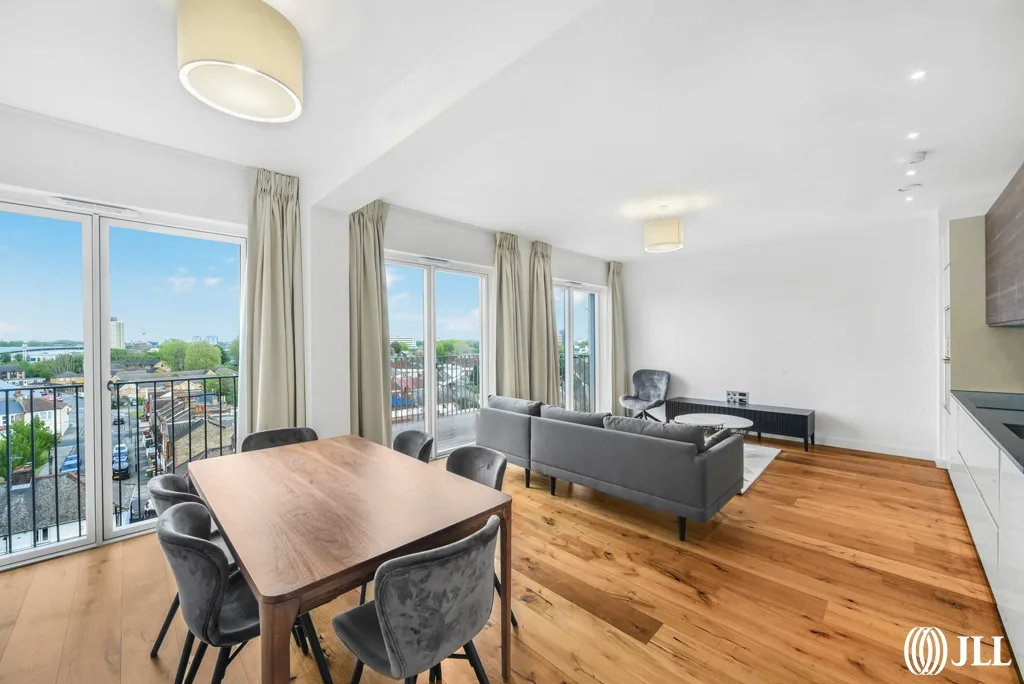 Flat Copperworks Wharf in Greater London
