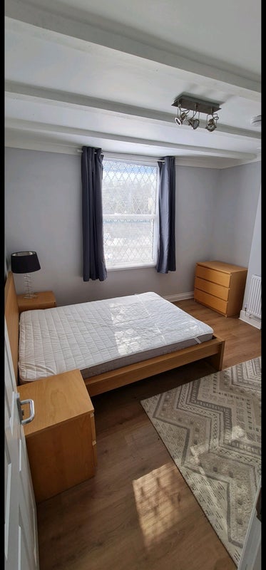 Room Laud Street in Greater London