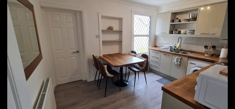 Room Laud Street in Greater London
