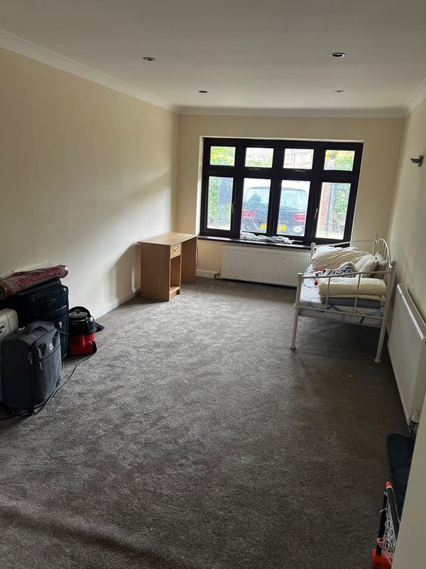 Flat Target Close in London