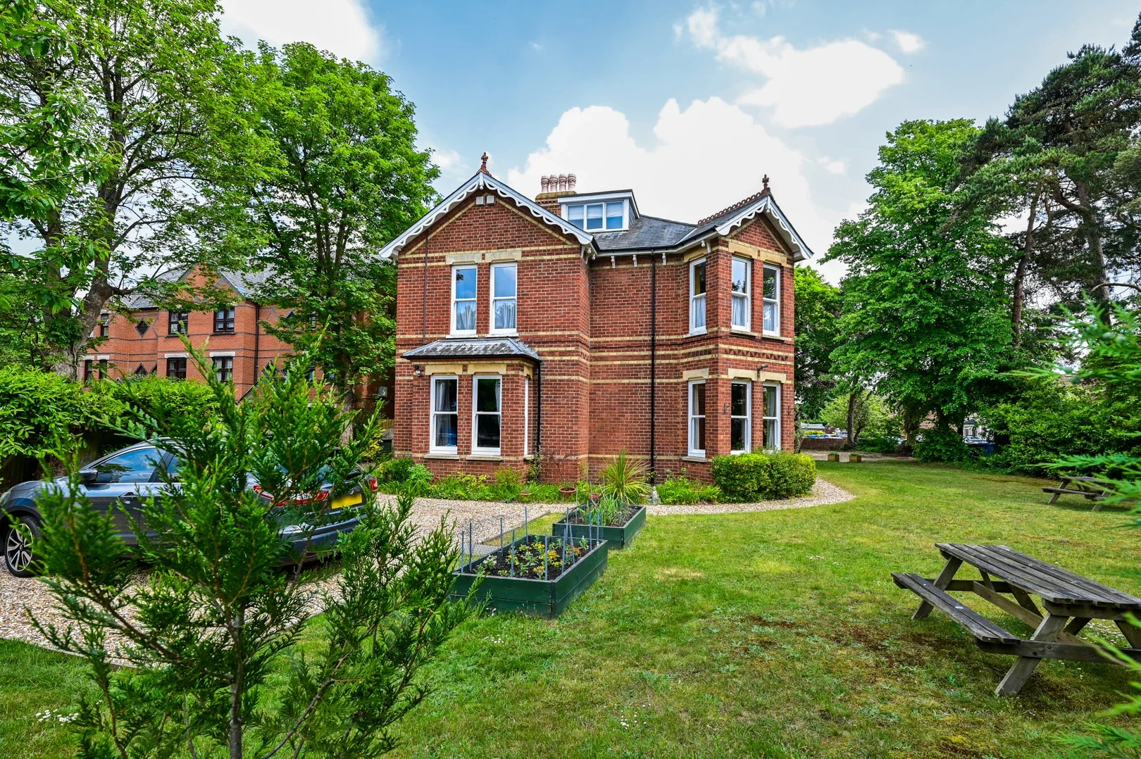 Flat Osborne Road in Rushmoor