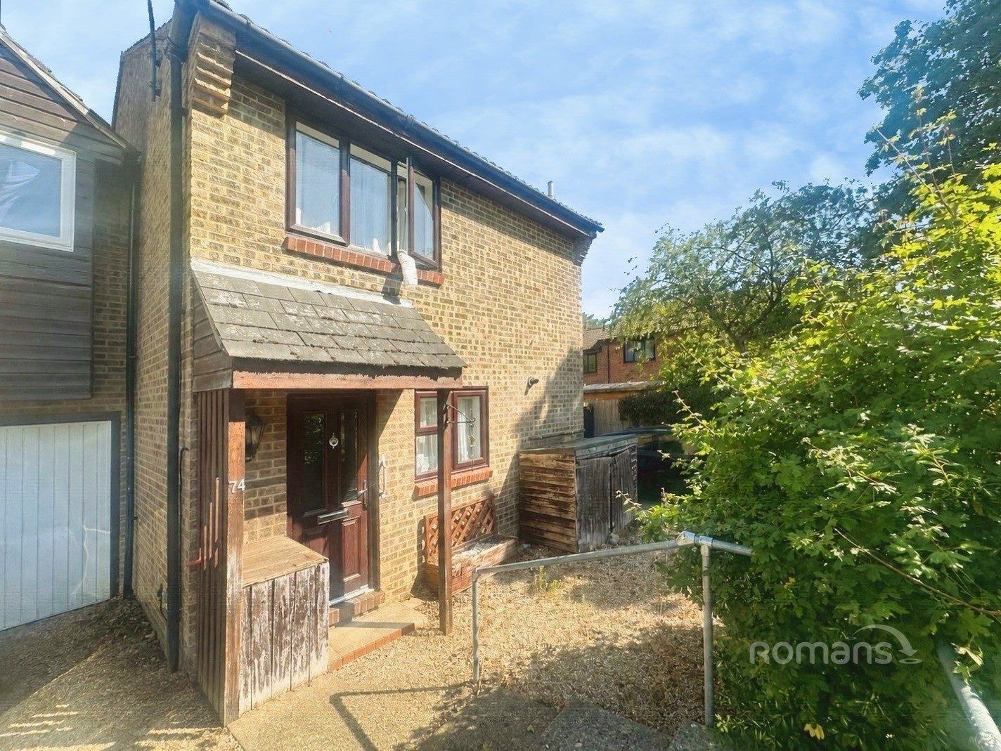 House Chisbury Close in Winkfield