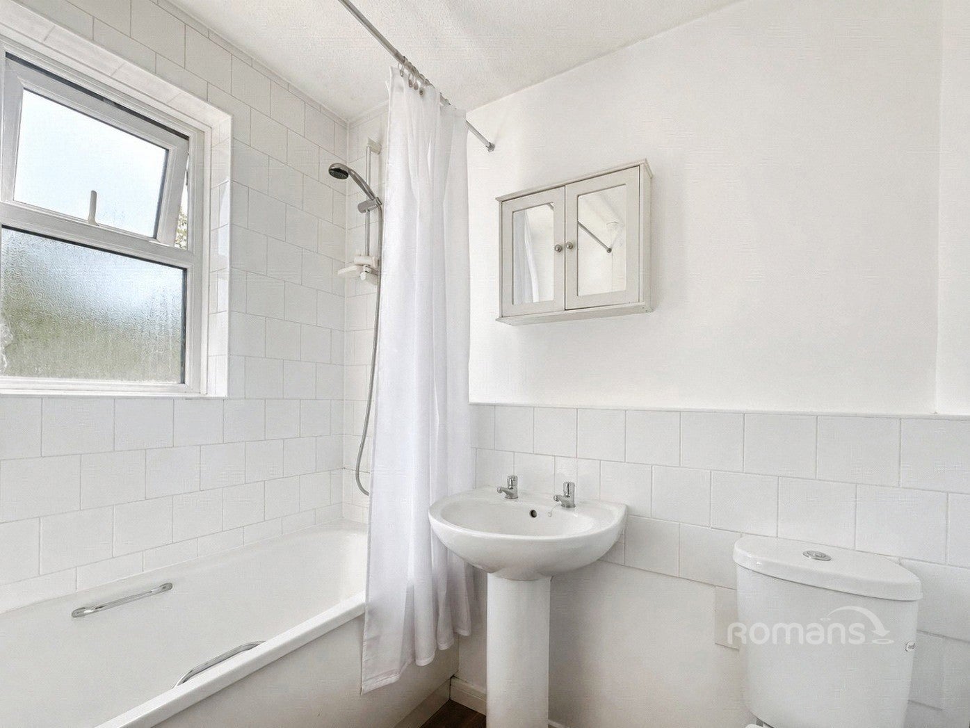 House Chisbury Close in Winkfield