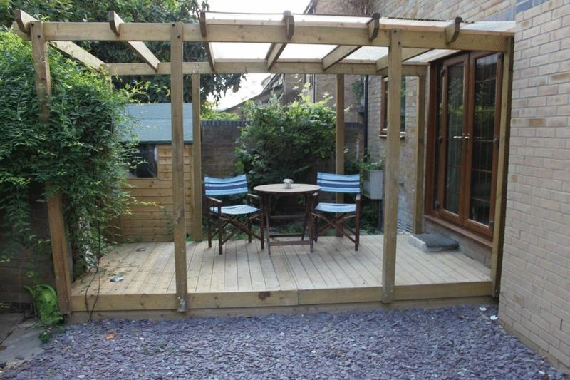 Flat Gunwhale Close in Greater London