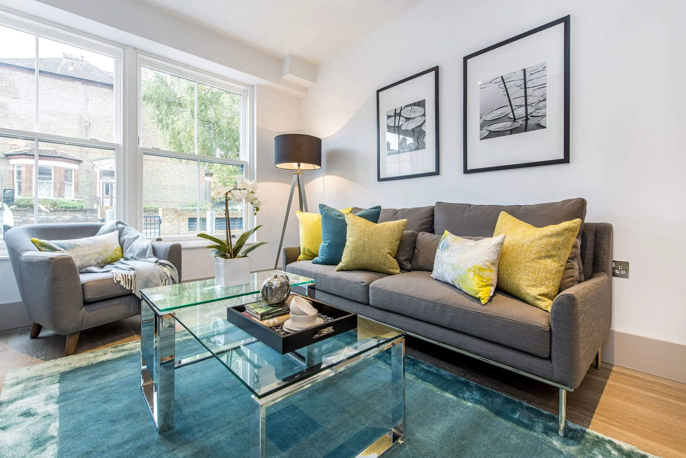 Flat Abbeville Road in Greater London