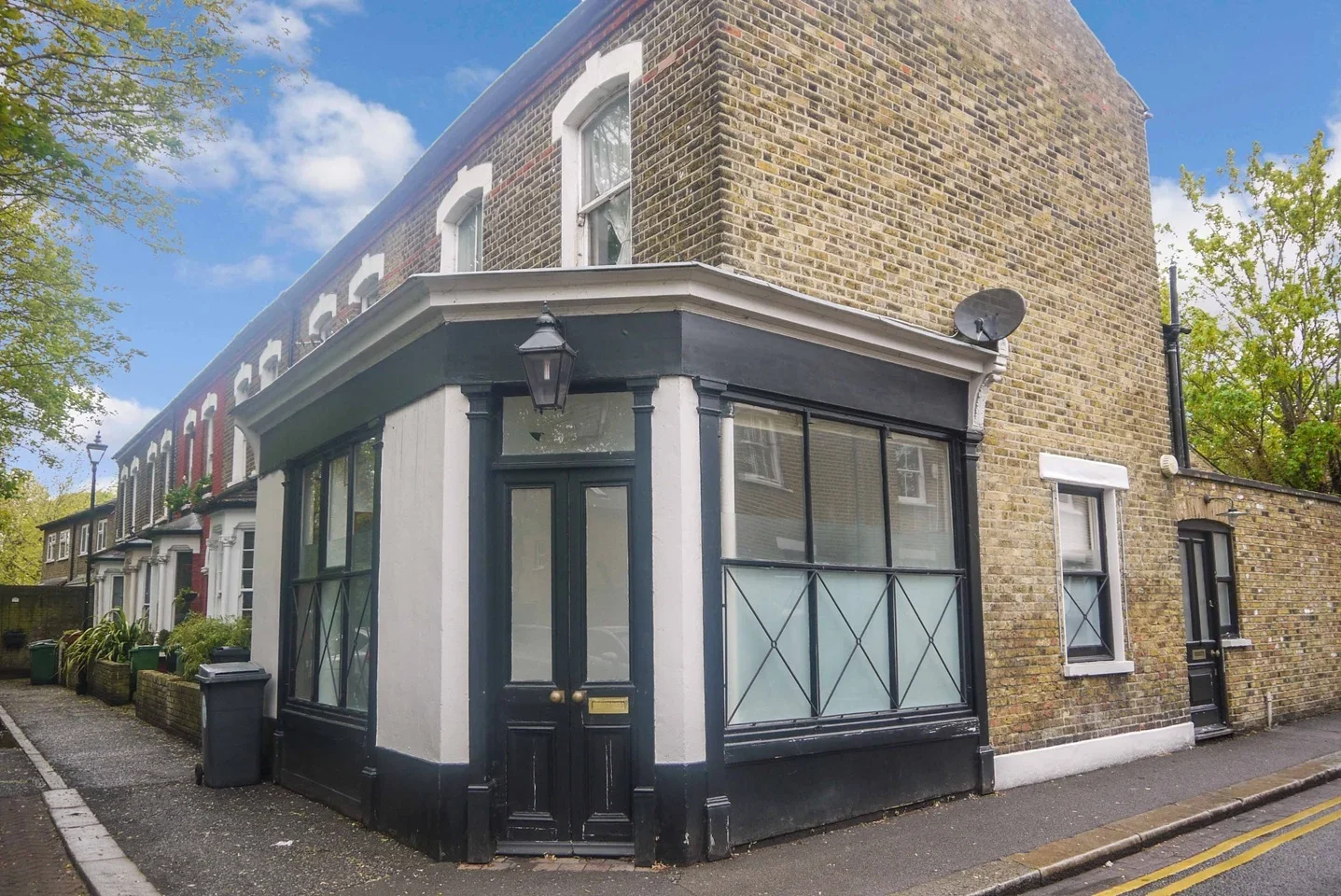Flat Orford Road in Greater London