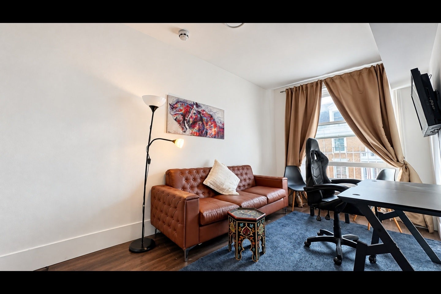 Flat Knaresborough Place in Greater London