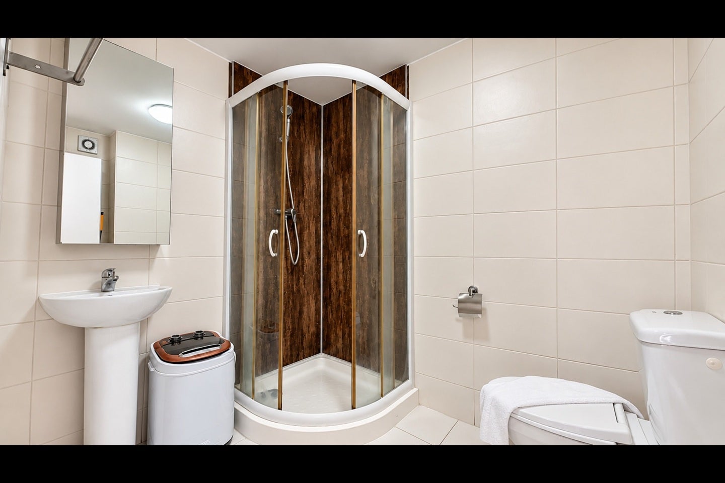 Flat Knaresborough Place in Greater London