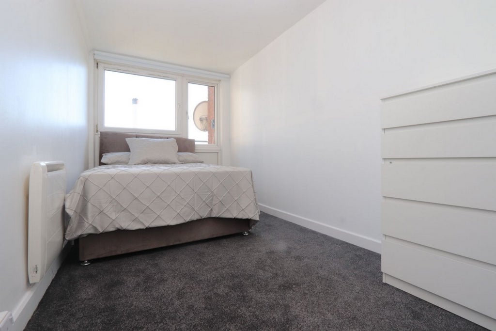 Room Globe Road in Greater London