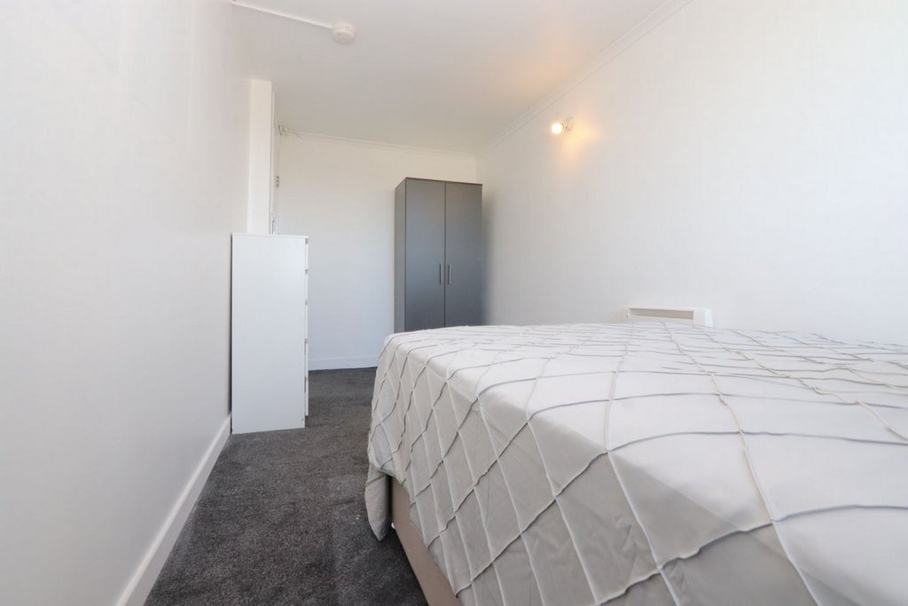 Room Globe Road in Greater London