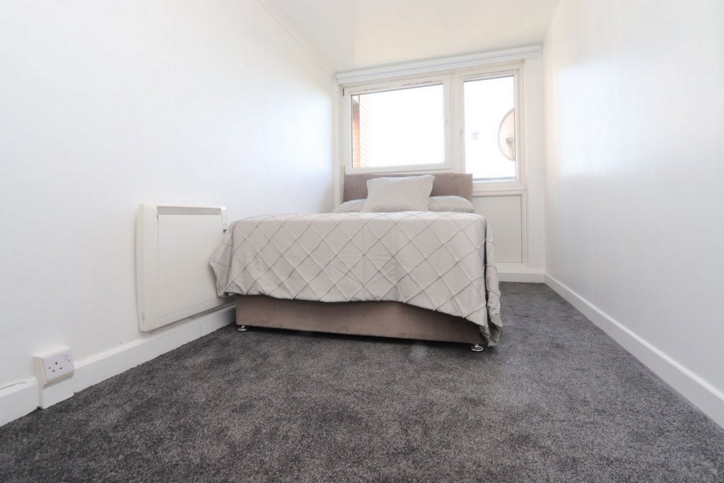 Room Globe Road in Greater London