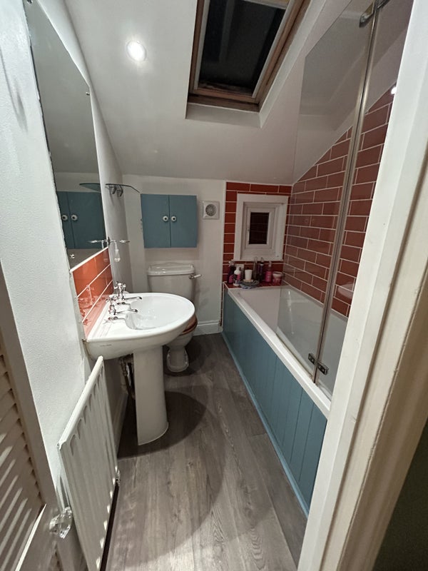 Room Wix's Lane in Greater London