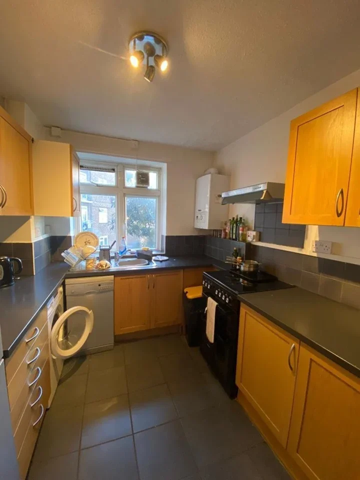 Flat Goldsmiths' Row in Greater London
