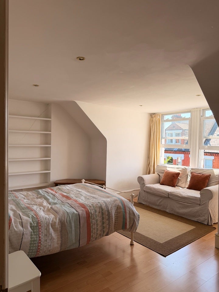 Room Gubyon Avenue in Greater London