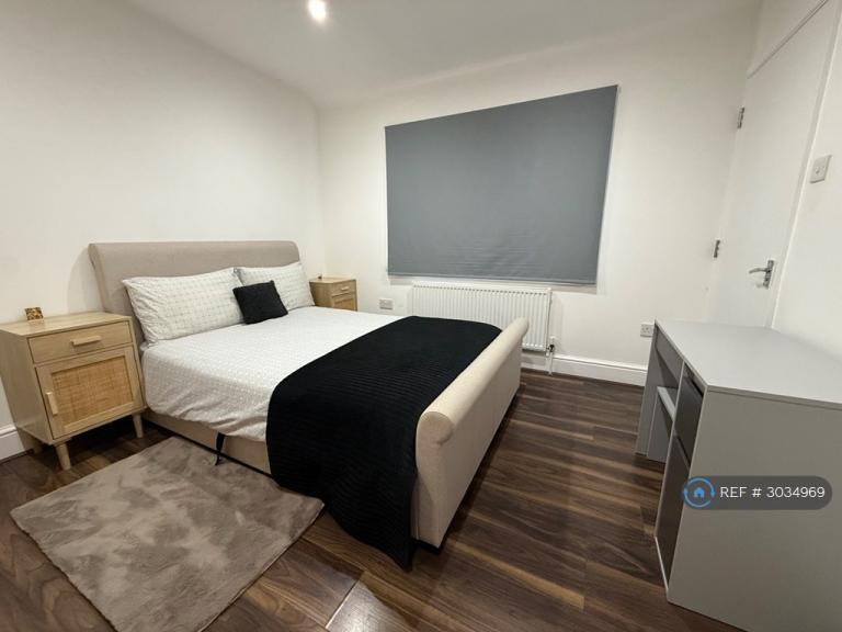Room Chaucer Avenue in Greater London