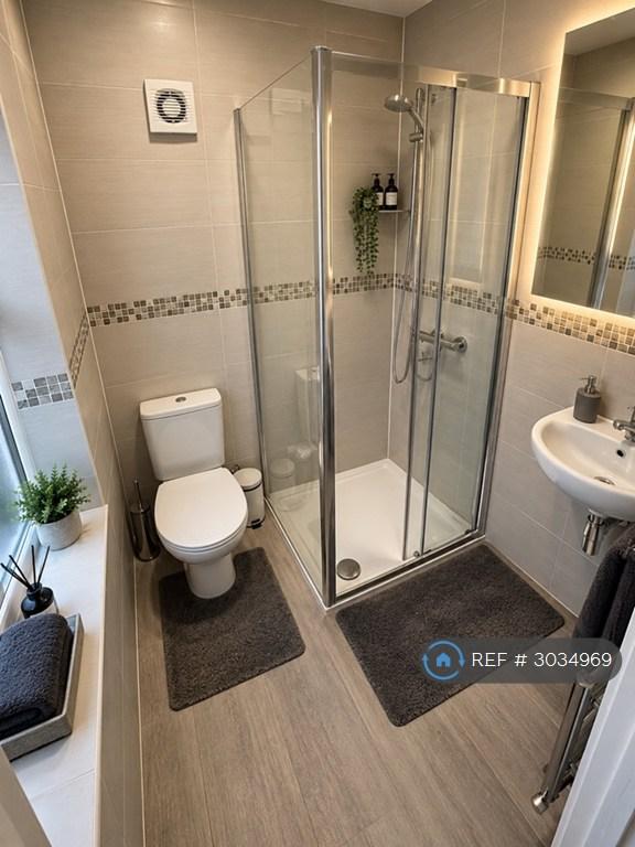 Room Chaucer Avenue in Greater London