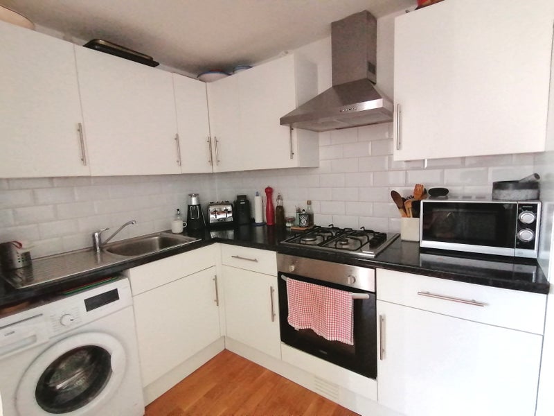 Room George Mews in Greater London