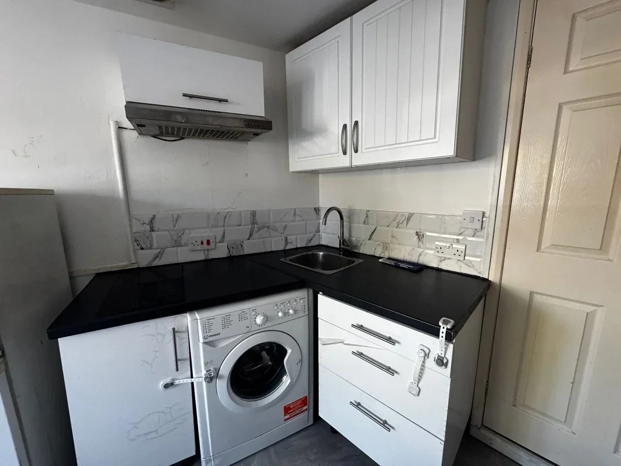 Flat Belgrave Walk in Greater London