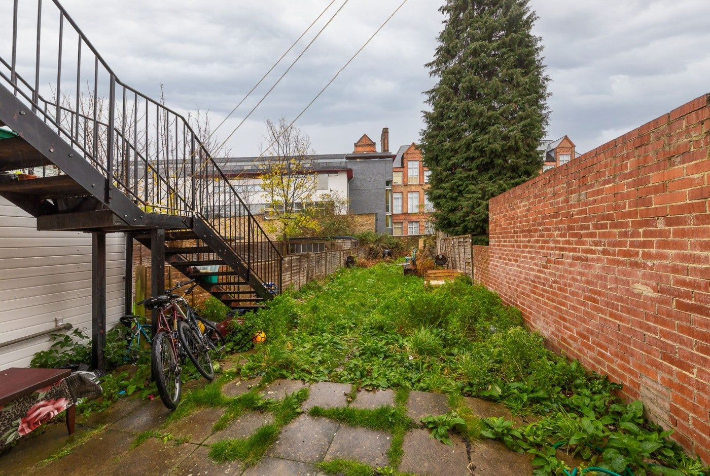 Flat Rock Street in Greater London