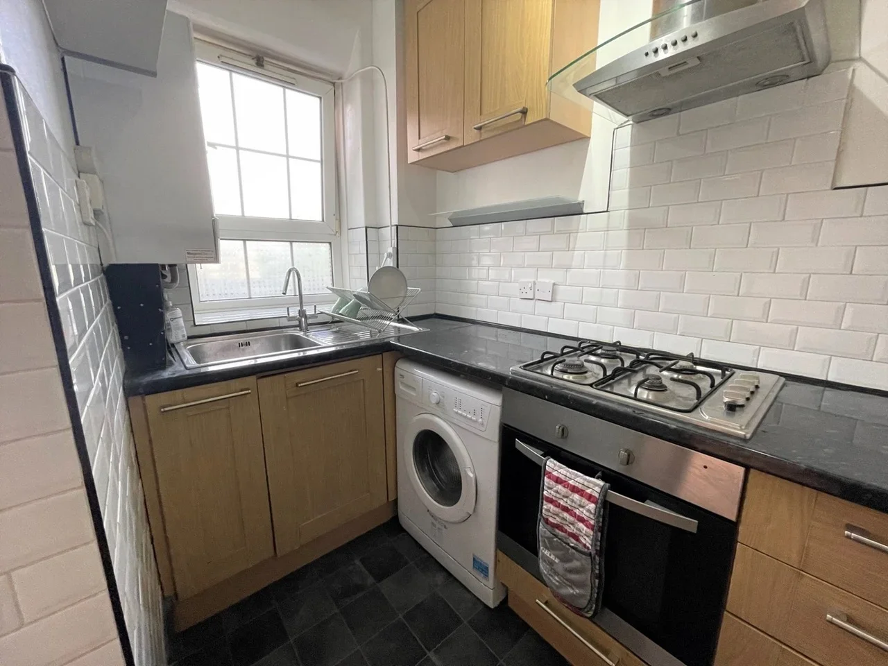 Room Chicksand Street in Greater London