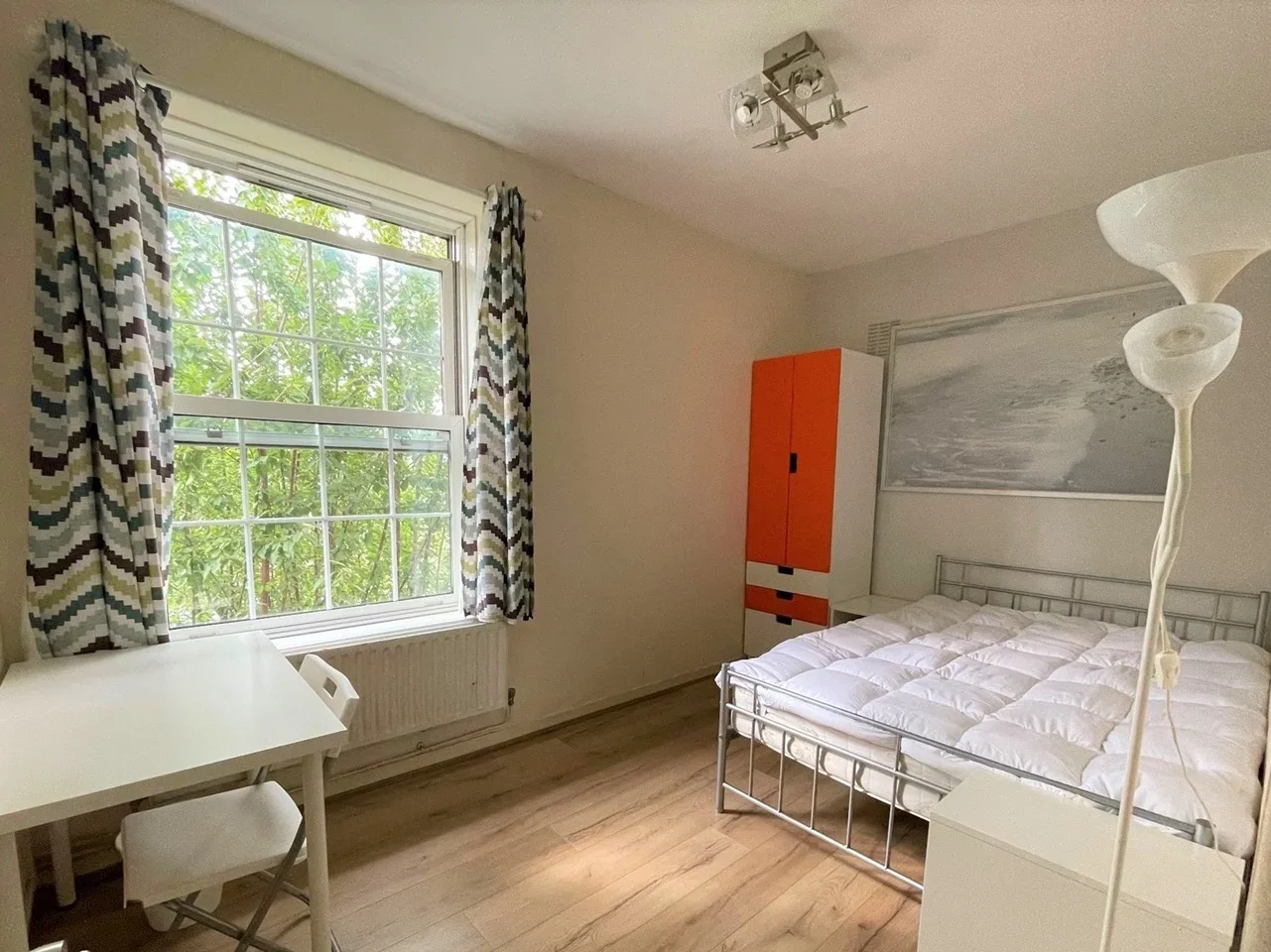Room Chicksand Street in Greater London