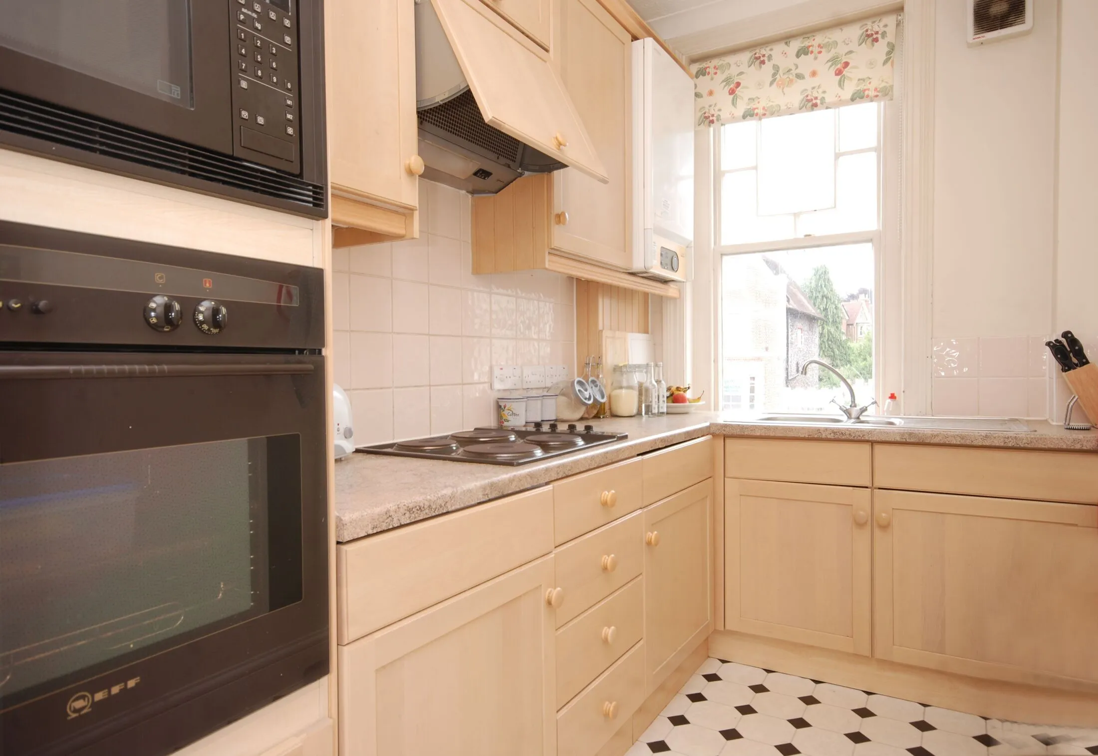 Flat Dene Road in Guildford