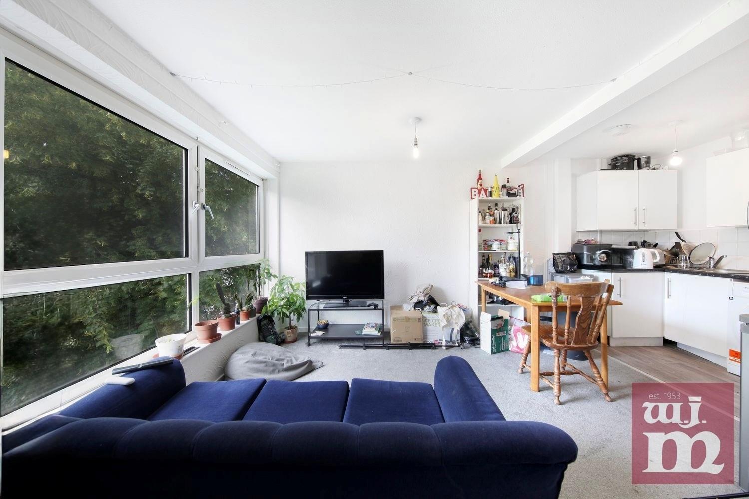 Room Mile End Road in Greater London