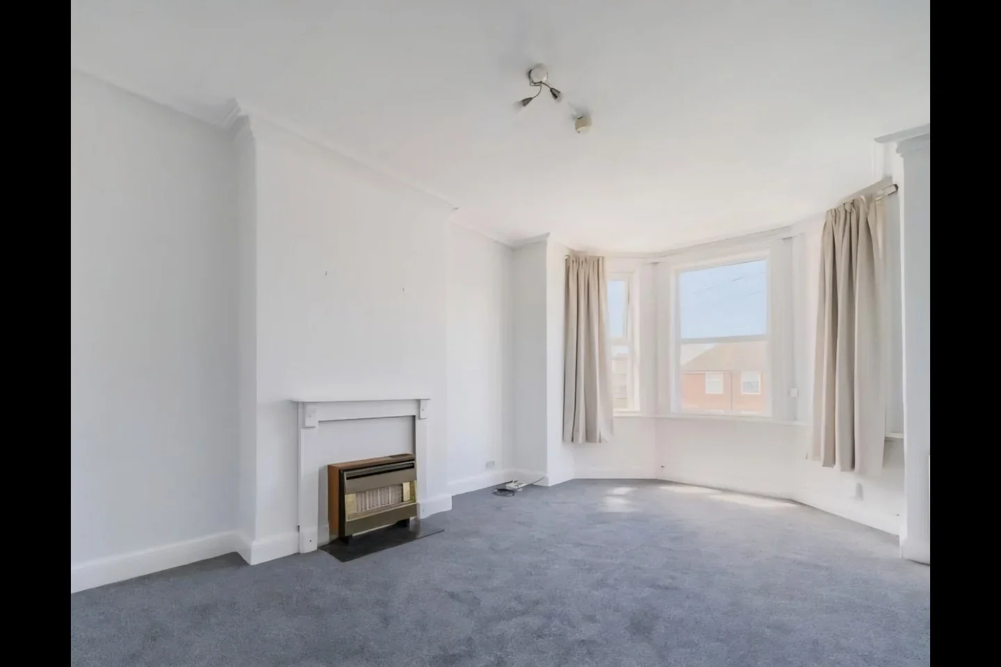 Flat Queen's Road in Hoylake
