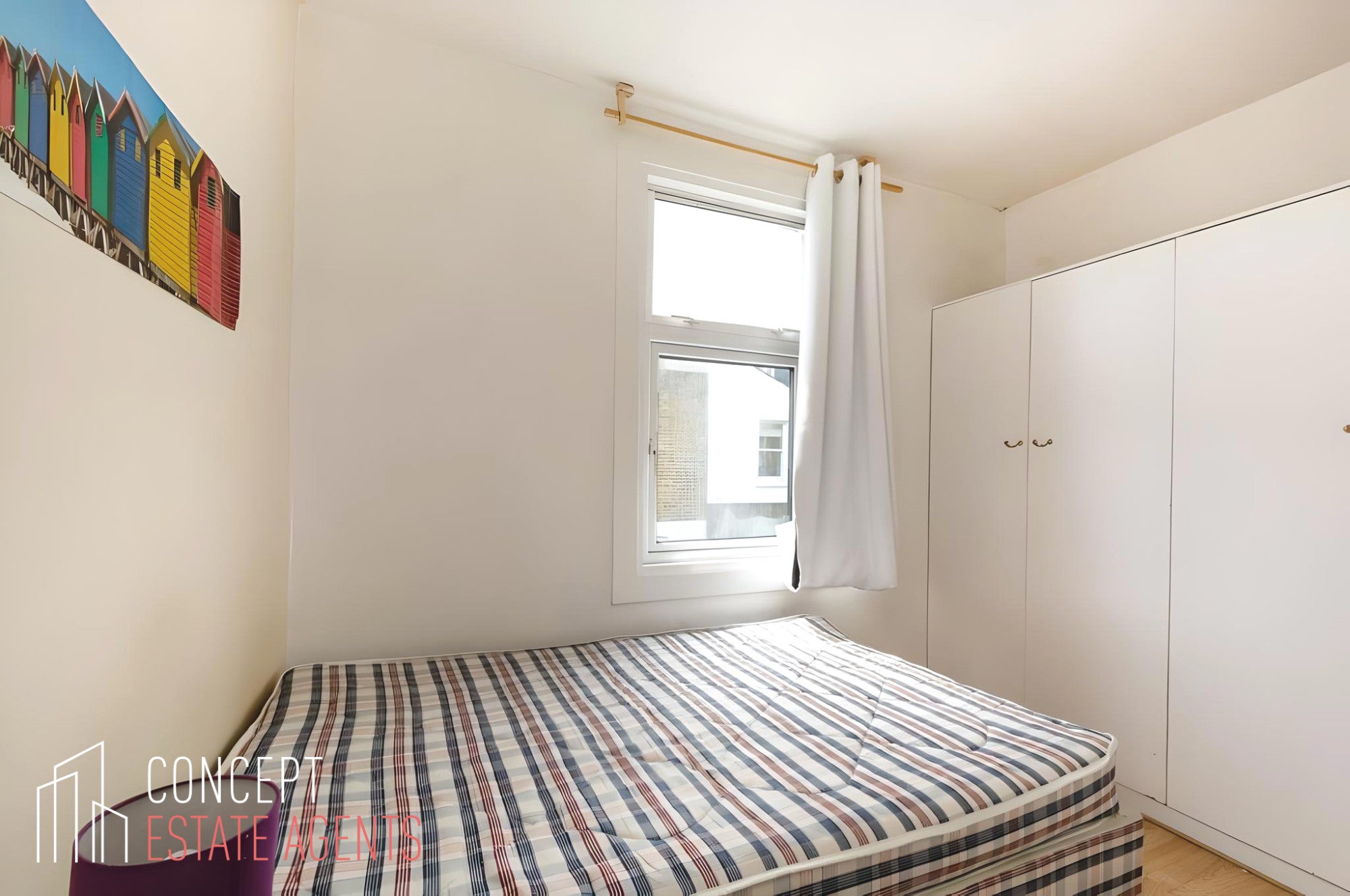 Flat Cathles Road in Greater London
