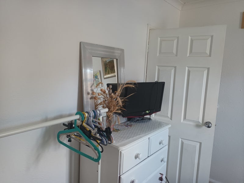 Room Carr Manor Crescent in Leeds