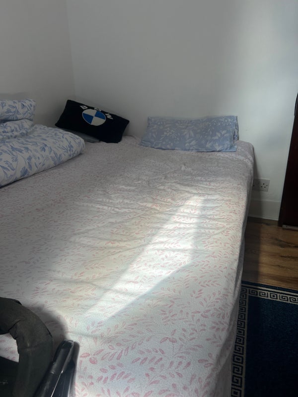 Room Palace Road in Greater London