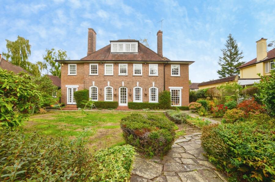 House Wolsey Road in Three Rivers