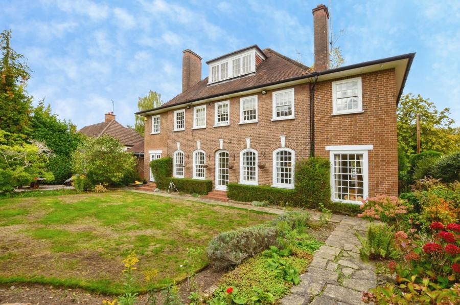House Wolsey Road in Three Rivers