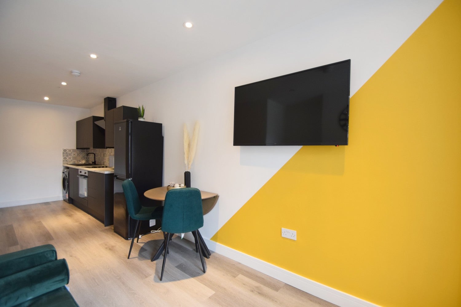 Flat Dalton Street in Cardiff