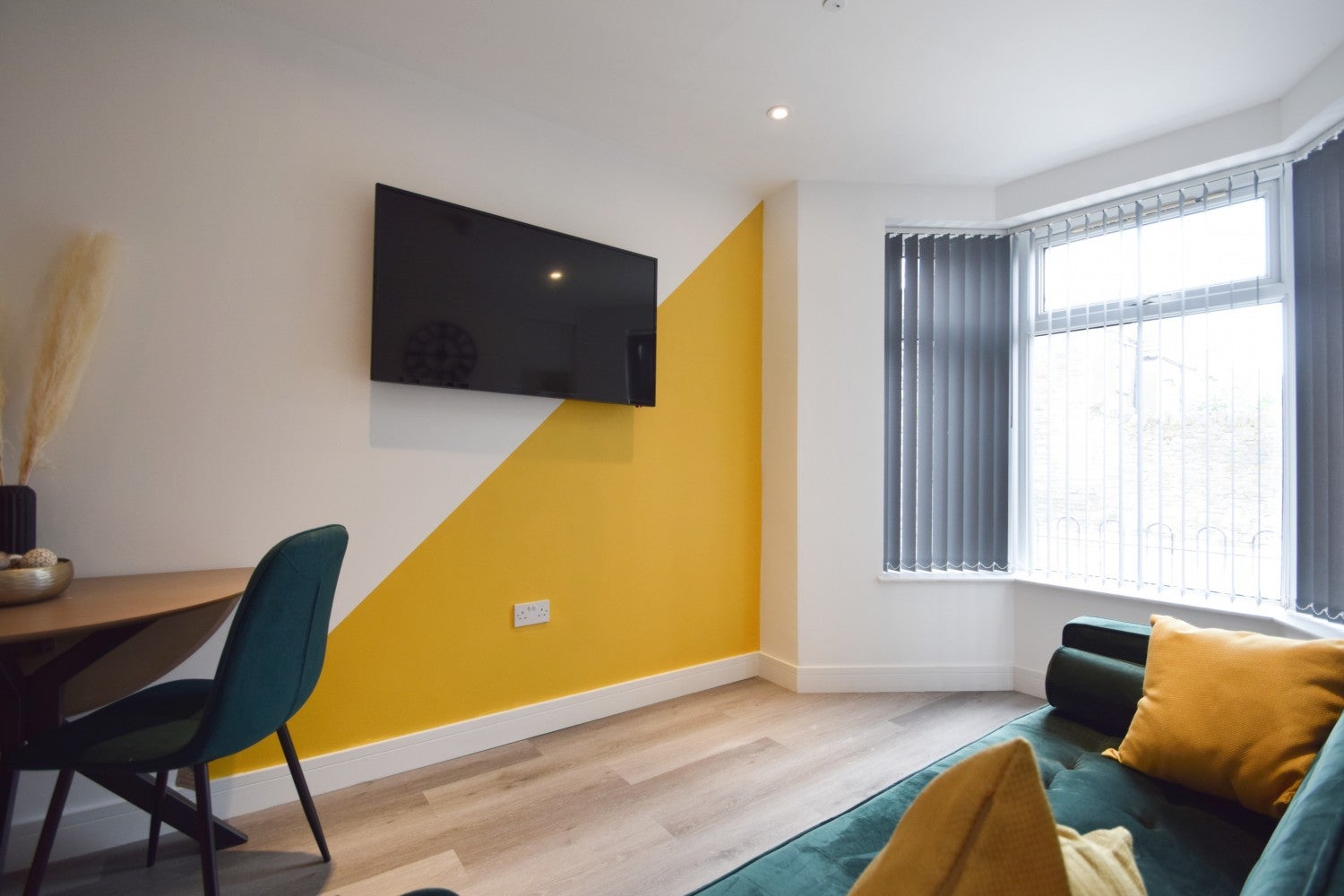 Flat Dalton Street in Cardiff