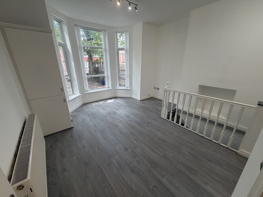 Flat Rufford Road in Manchester
