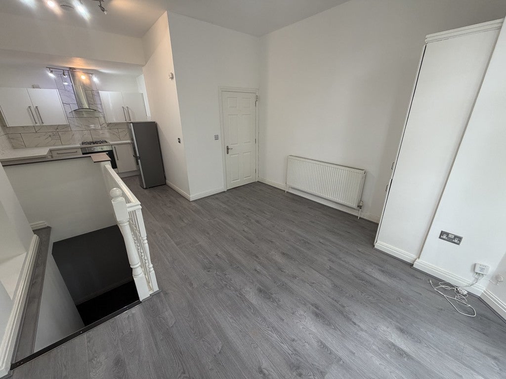 Flat Rufford Road in Manchester