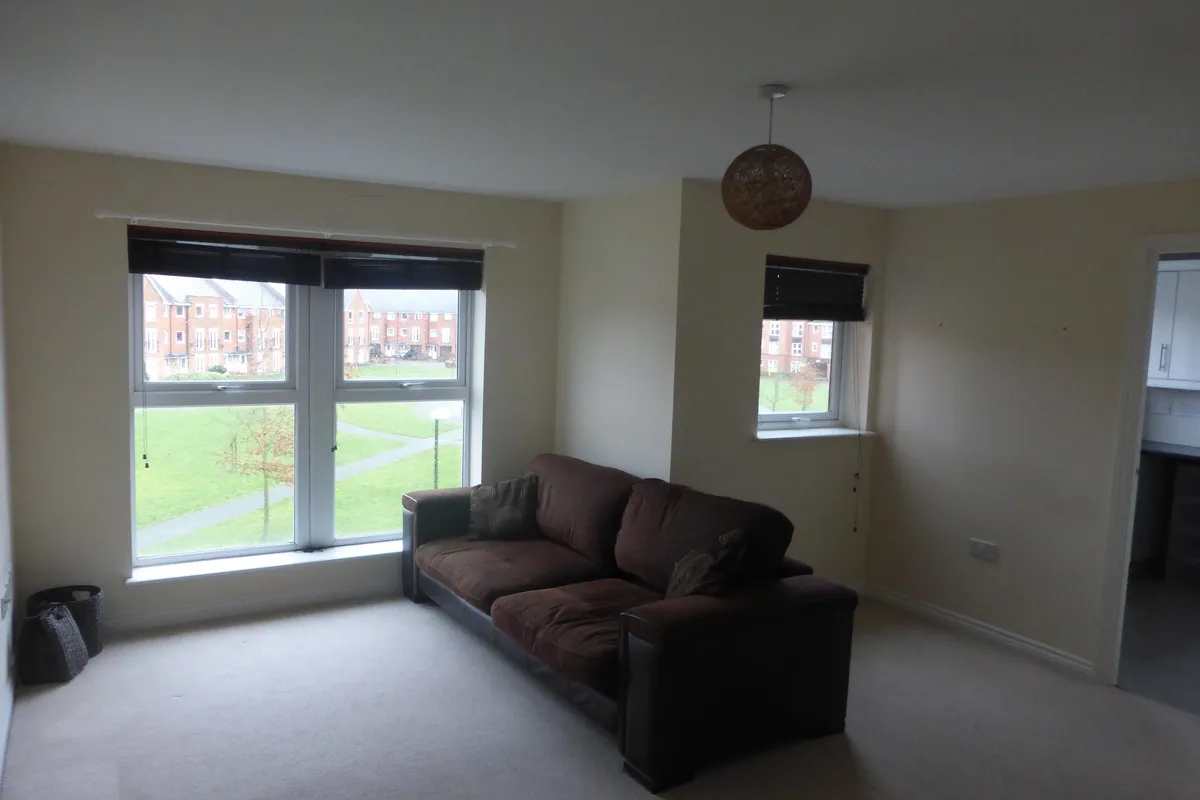 Flat Celsus Grove in Swindon