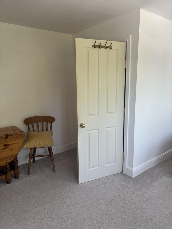 Room Horsham Road in Mid Sussex