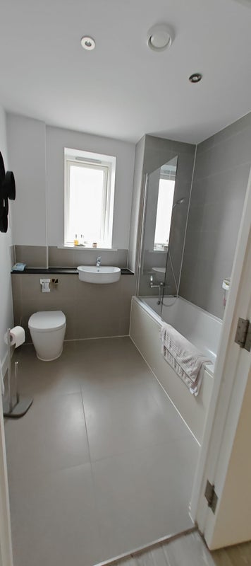 Room Trinity Way in Greater London