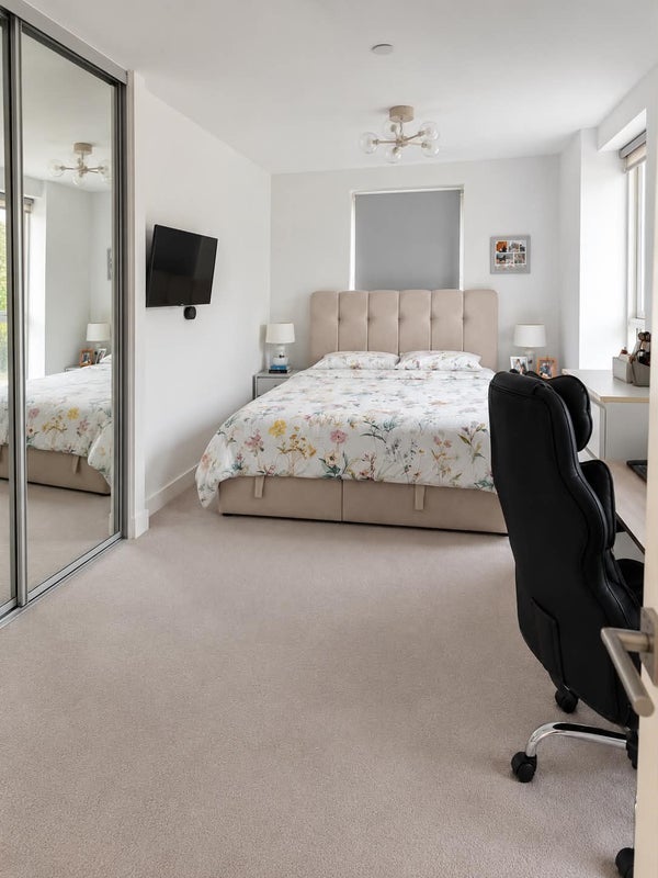 Room Trinity Way in Greater London