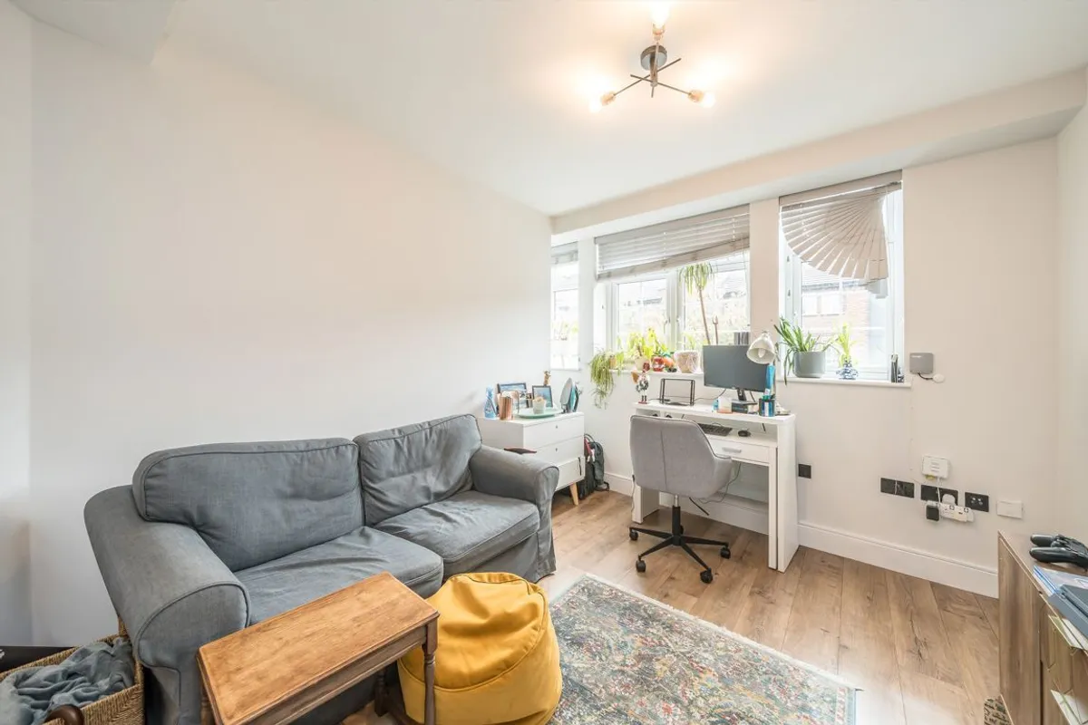 Flat Heath Road in Greater London