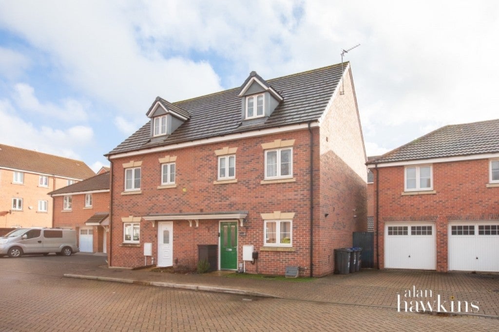 House Buxton Way in Royal Wootton Bassett