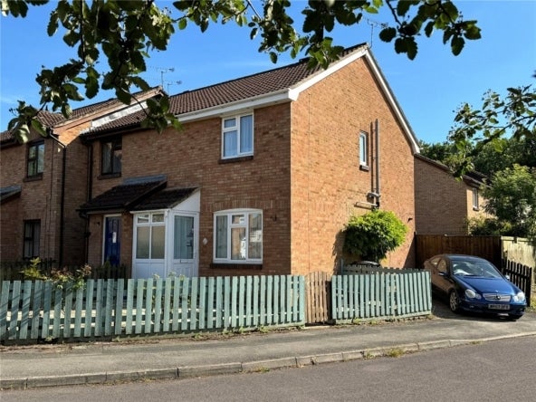 House Kerry Close in West Swindon