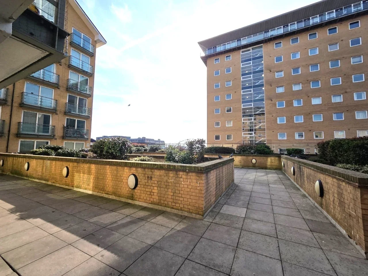 Flat Bedfont Lane in Greater London