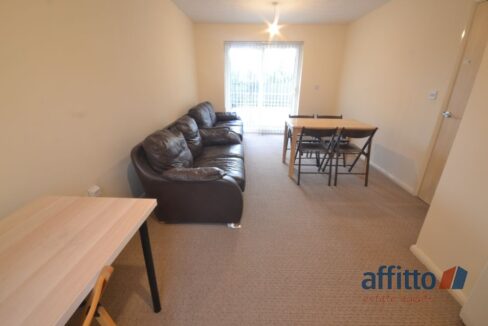 Flat Gillquart Way in Coventry