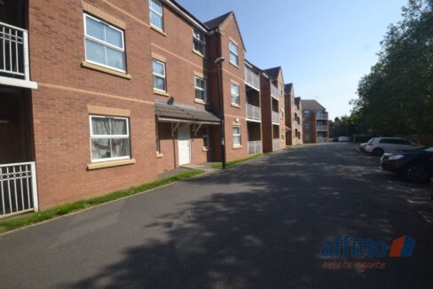 Flat Gillquart Way in Coventry