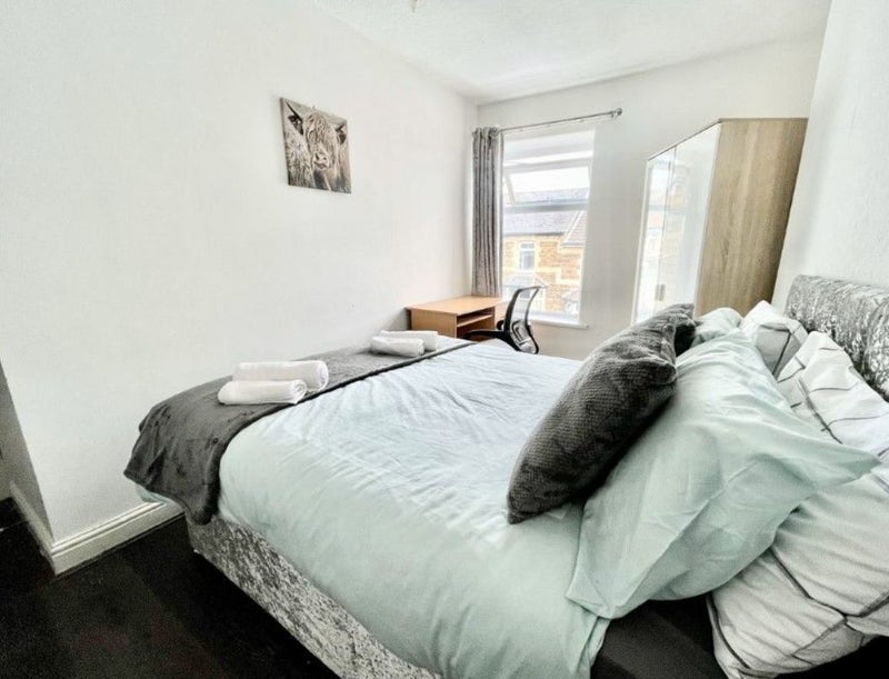 Room King Street in Pontypridd